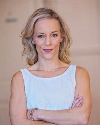 faculty-Courtney-Zentz.jpg